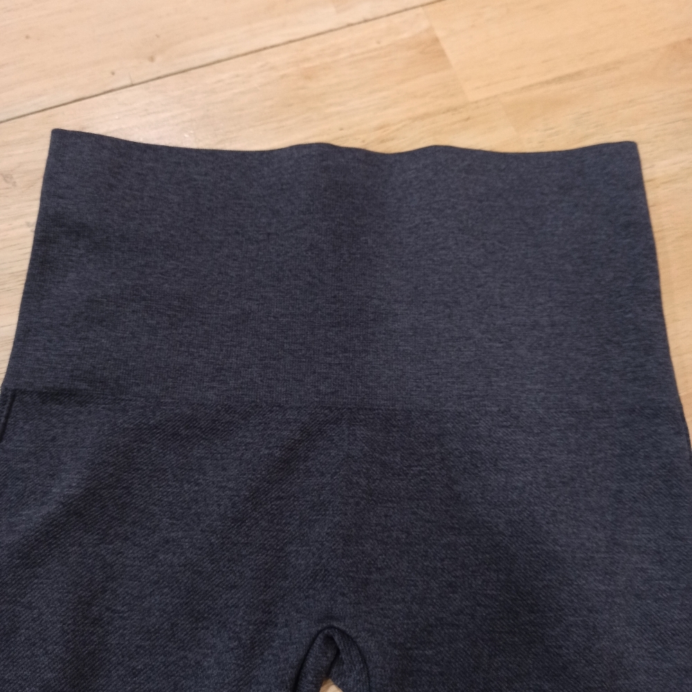 Spanx Women's Leggings gray color Size XS - Picture 2 of 14